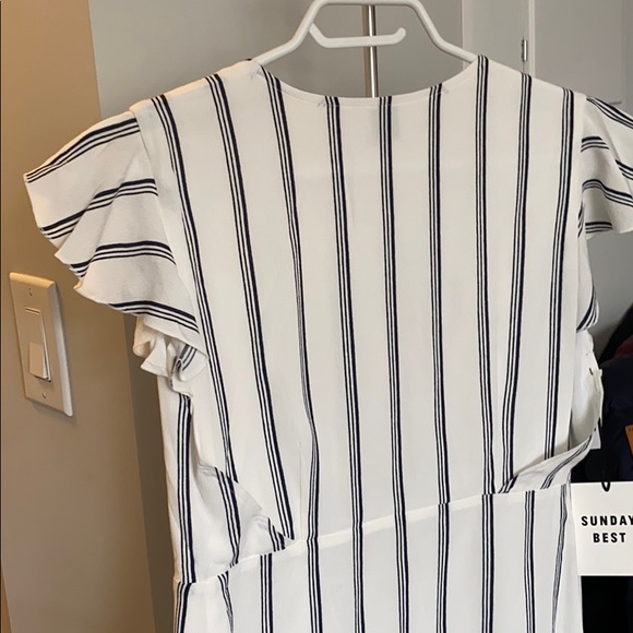 BNWT SUNDAY BEST WRAP DRESS SZ XS - Picture 8 of 8